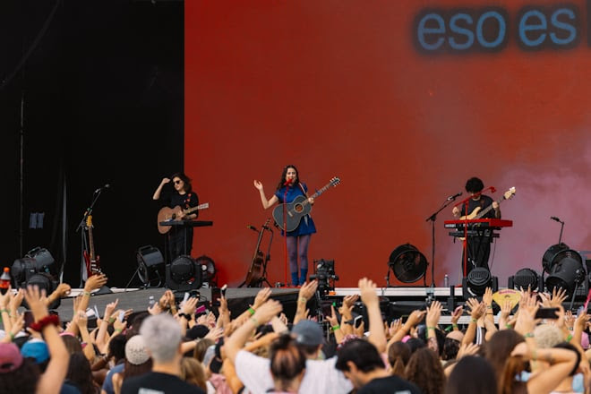 Joaquina debuta en Lollapalooza Argentina y Chile como la solista más joven del cartel